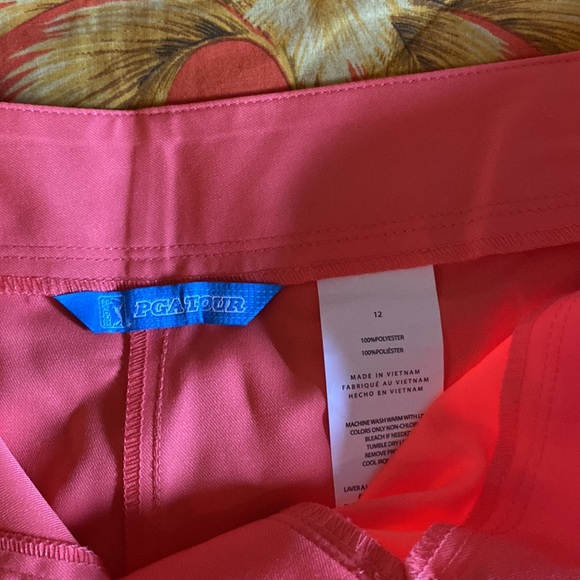 Cute and stylish. Very flattering shorts - Picture 6 of 8